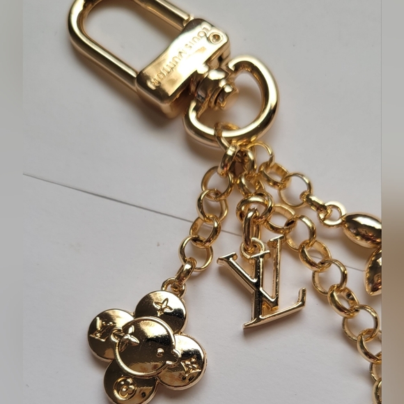 Fashion Gold and Multicolor Bear Key Holder - Picture 3 of 4